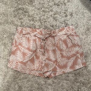 Women's Pink Leaf Print Shorts